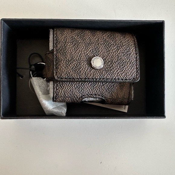 MK AirPod case - Picture 1 of 4